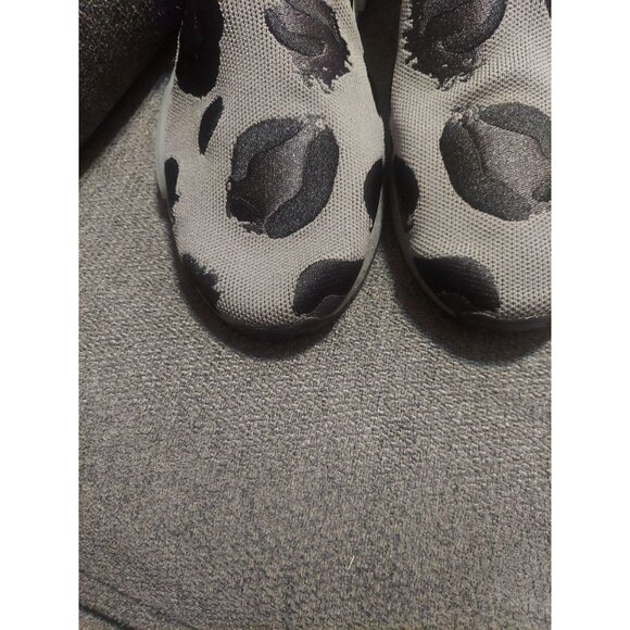 US 16 Pharrell Williams x adidas NMD Hu Animal Print Grey/ Black RARE Mens Shoes - Picture 4 of 15